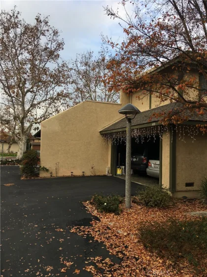 600 Ash Way photo 1