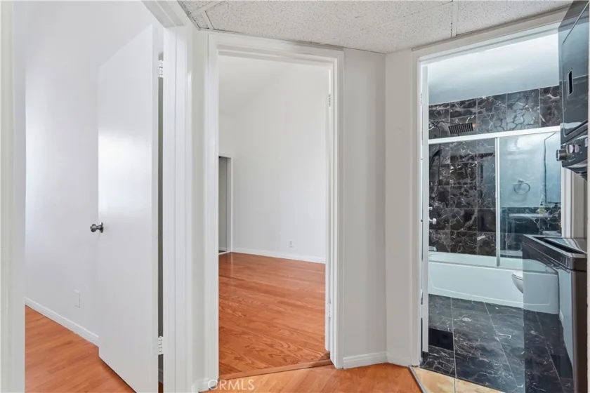 7651 Reseda photo 18