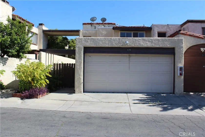 8800 Kester Avenue #129 photo 1