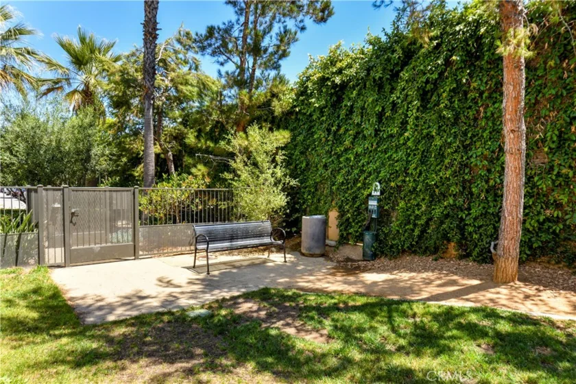 634 S Melrose photo 40