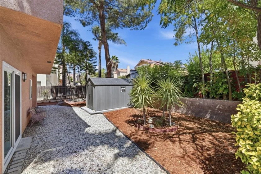 39876 Via Castana photo 45