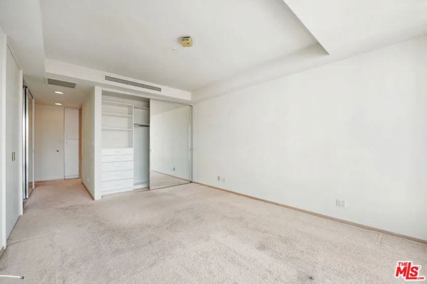 10490 Wilshire Boulevard #1402 photo 11