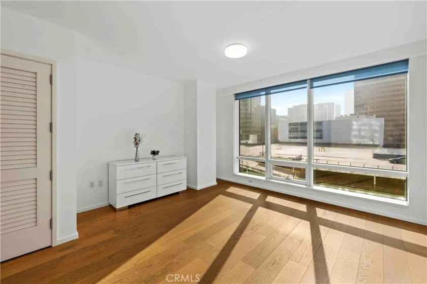 877 Francisco #517 photo 30