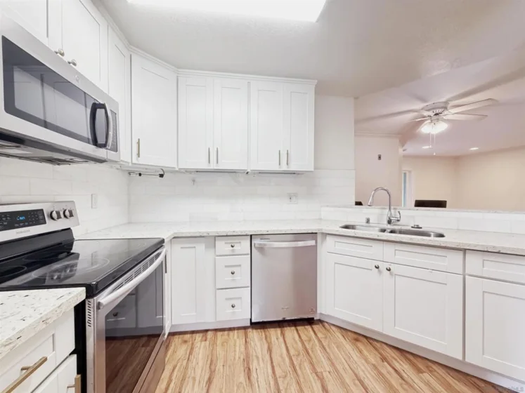7405 Charmant Drive #2013 photo 13