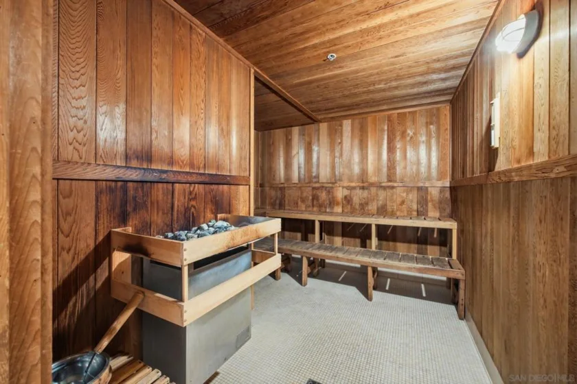 1325 Pacific Hwy #1305 photo 48