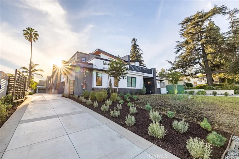 1649 N Lake Avenue #1 photo 16