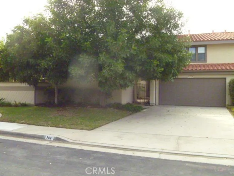 704 Arroues Drive photo 1