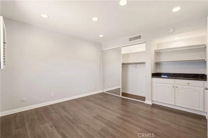 4542 Willis Avenue #302 photo 32