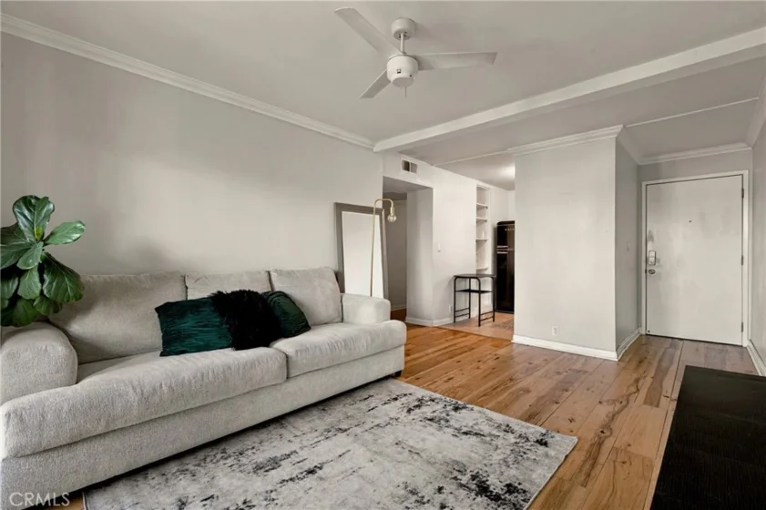 460 Golden Avenue #320 photo 1