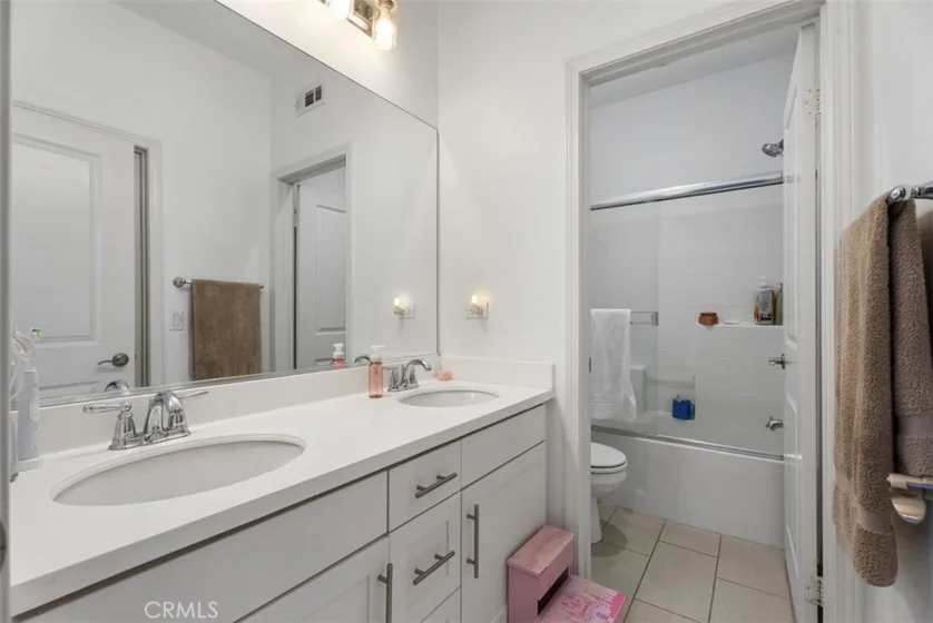 1487 Montgomery photo 27