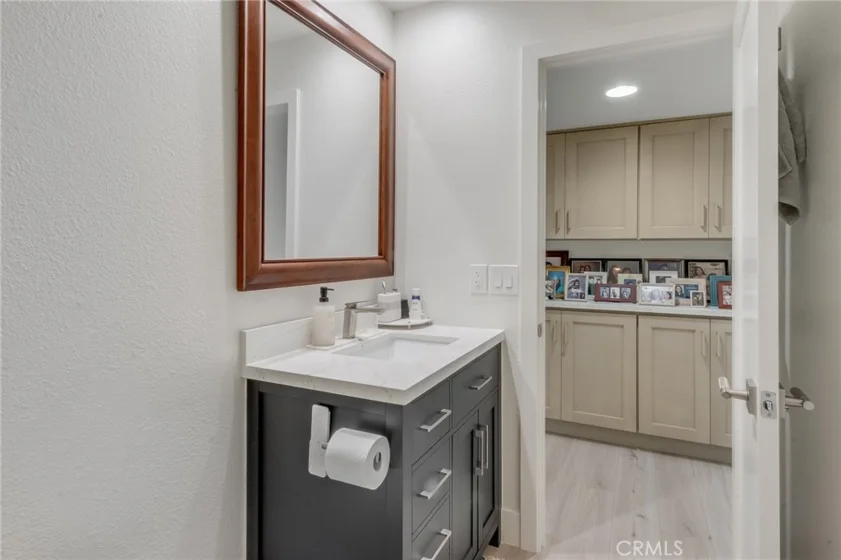 6330 Riviera photo 24