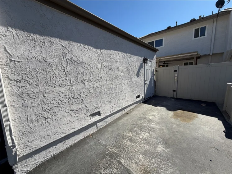 1091 Clark photo 16
