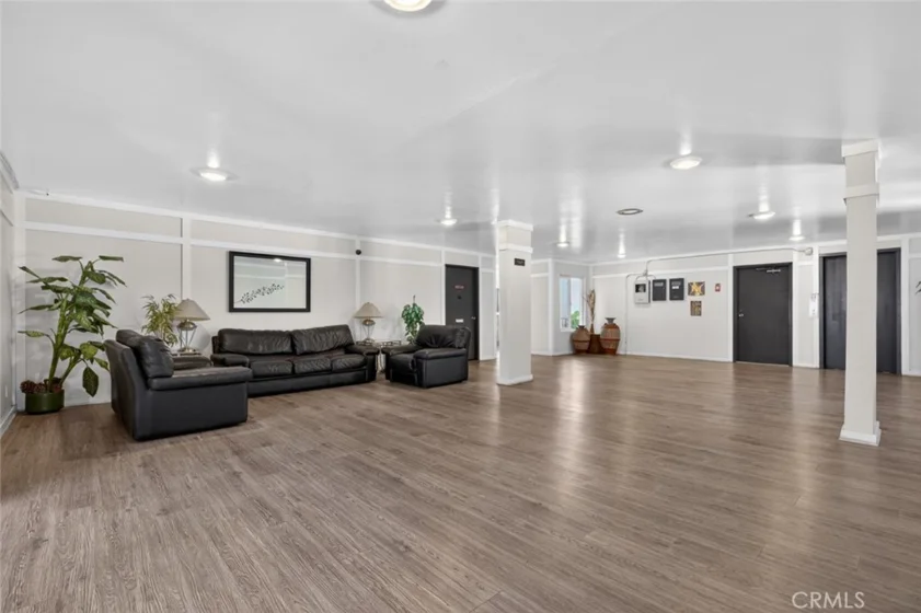 5412 Lindley Avenue #322 photo 30