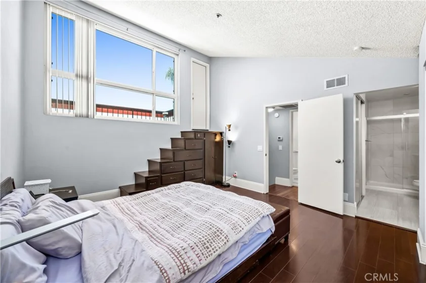 1022 S Marengo #5 photo 24