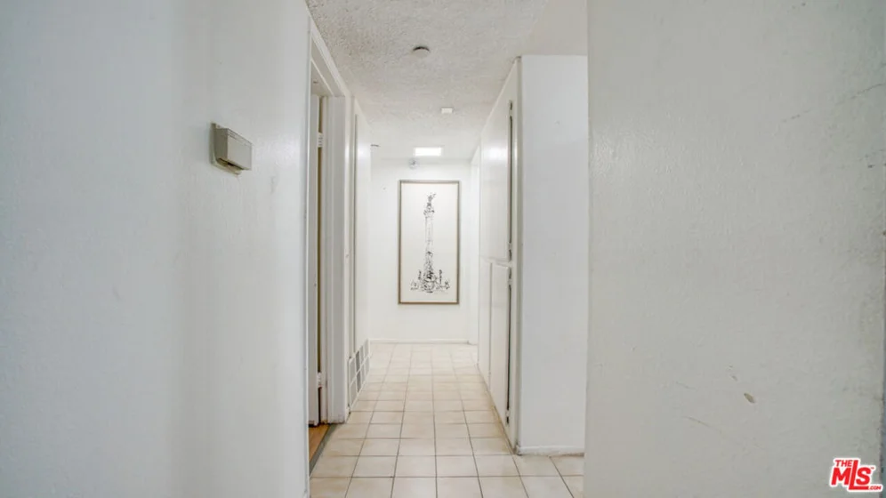 302 E Chestnut Avenue #215 photo 6