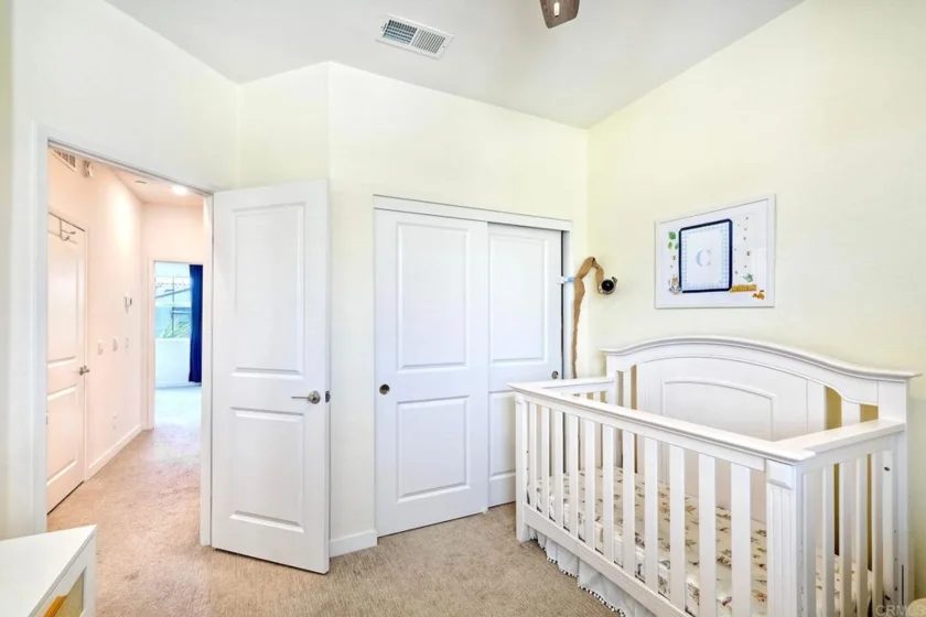 437 Carina Glen photo 23