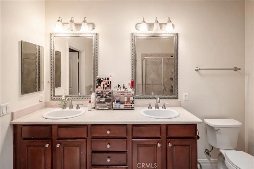 14242 Burbank #307 photo 18