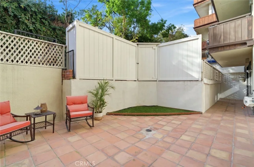 1277 S S Beverly Glen Blvd #107 photo 27