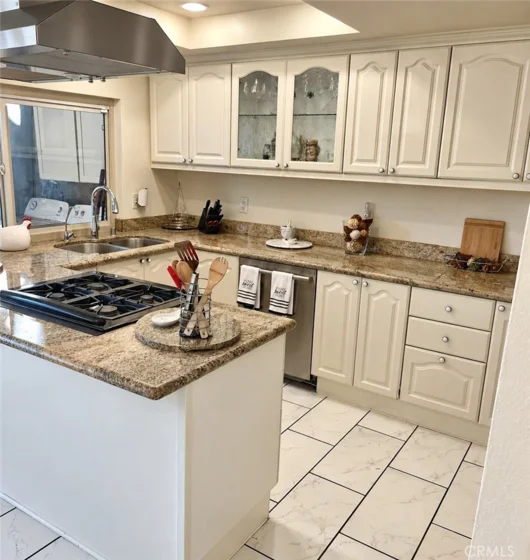 13722 Red Hill Avenue #35 photo 6