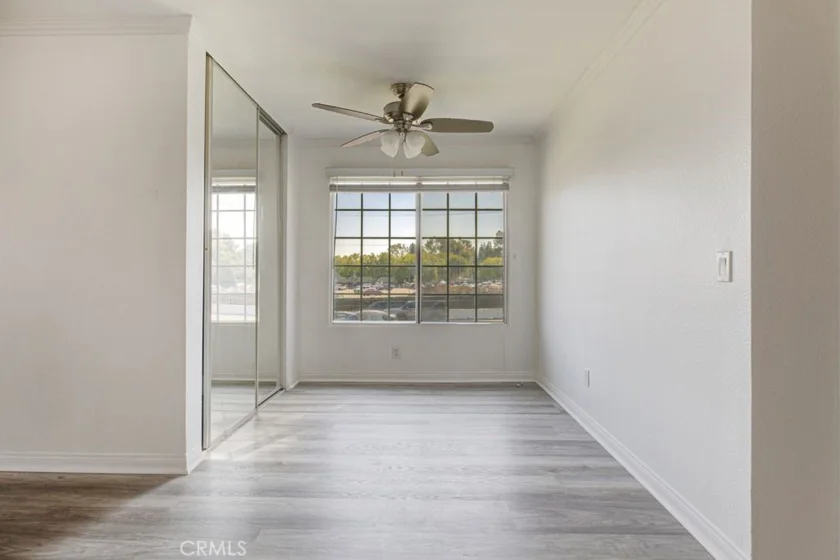 5515 Canoga Avenue #105 photo 4