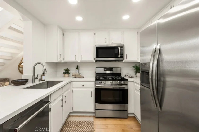 27272 Ryan Drive photo 5