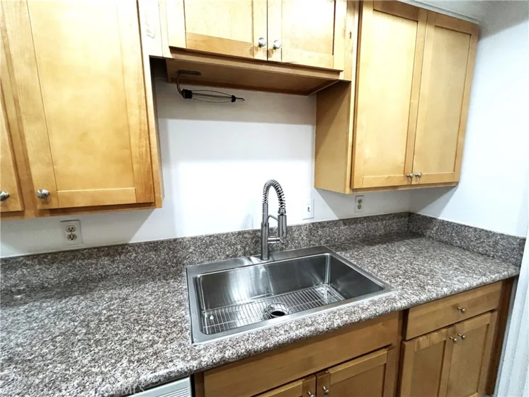 1326 Wheaton photo 7