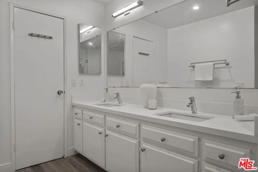 914 2nd Street #A photo 12