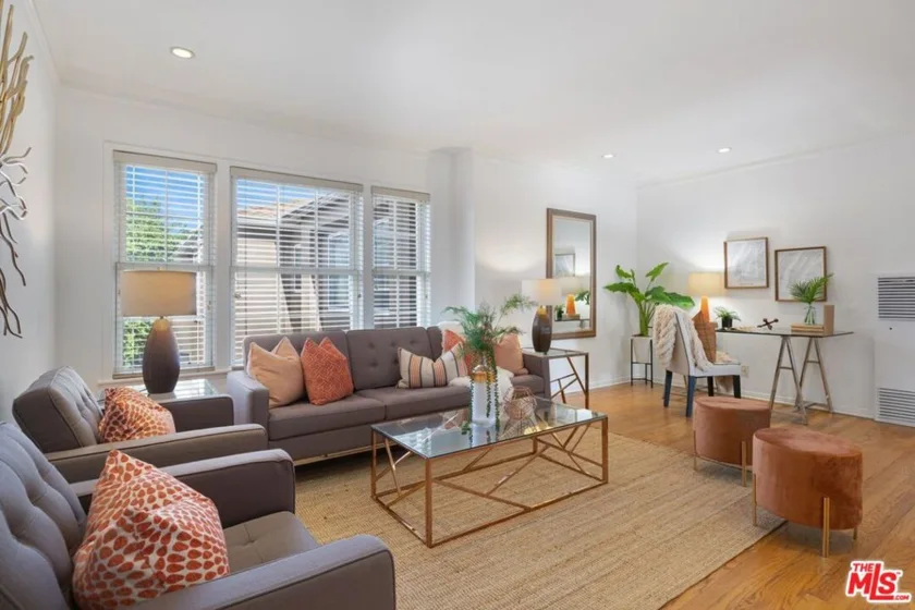 15036 Dickens Street photo 1