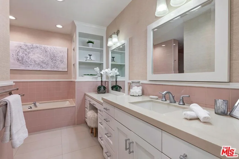 10350 Wilshire Boulevard #1102 photo 25