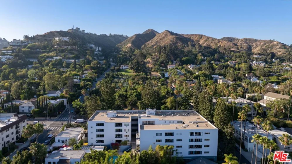7560 Hollywood Boulevard #309 photo 28