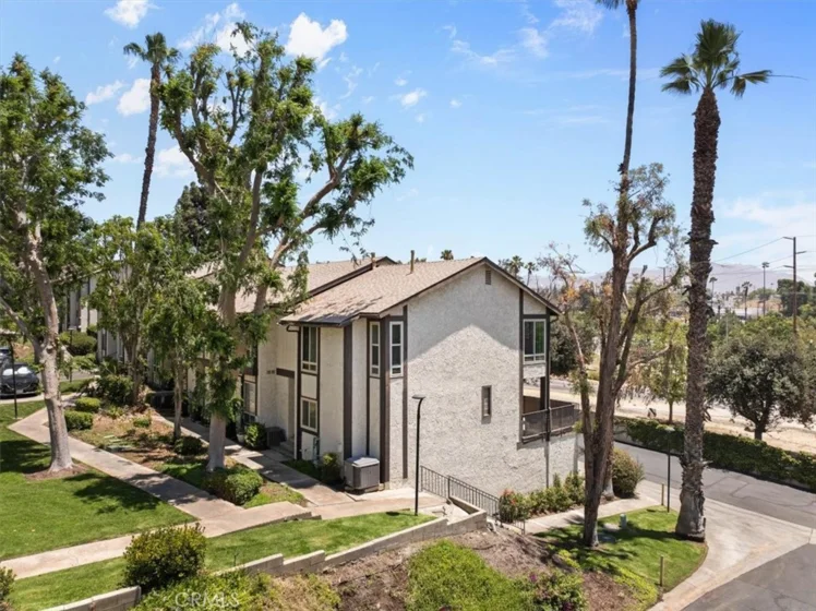 4727 Knickerbocker photo 30