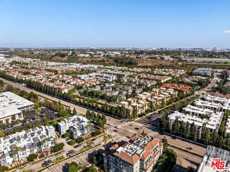 5400 Playa Vista Drive #14 photo 33