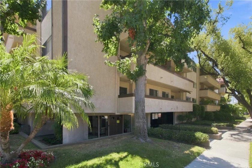 2386 E Del Mar Boulevard #111 photo 1