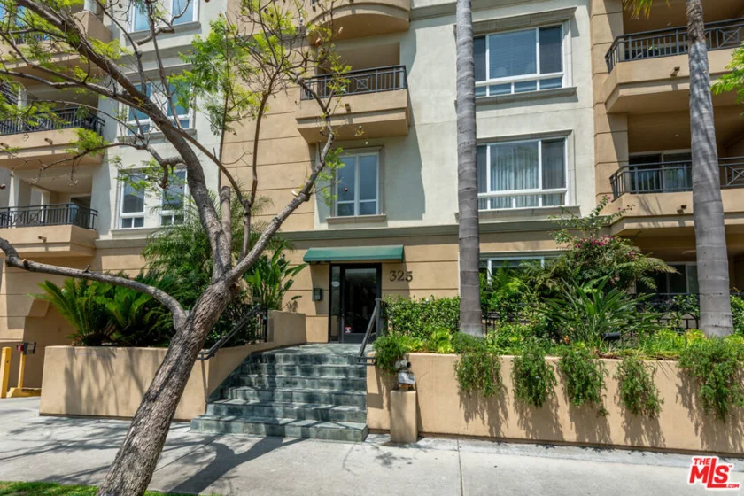 325 Arnaz Drive #301 photo 20
