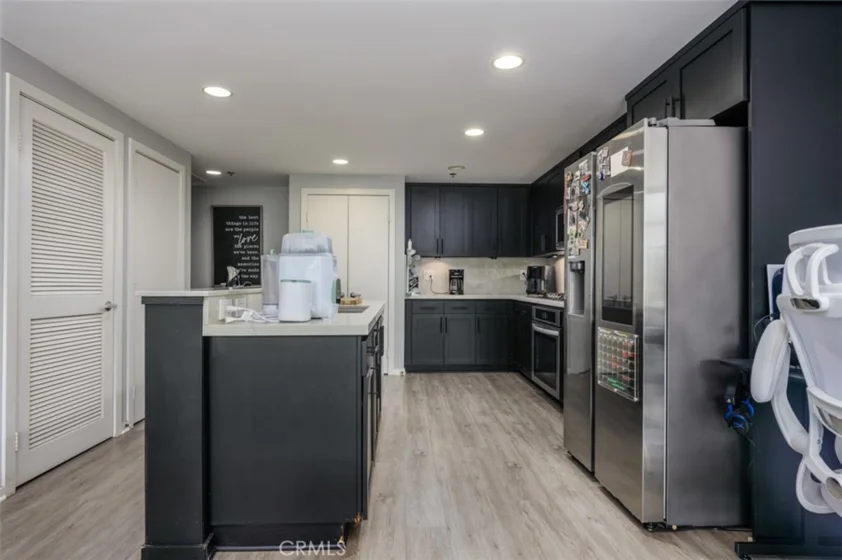 411 W Seaside Way #302 photo 38
