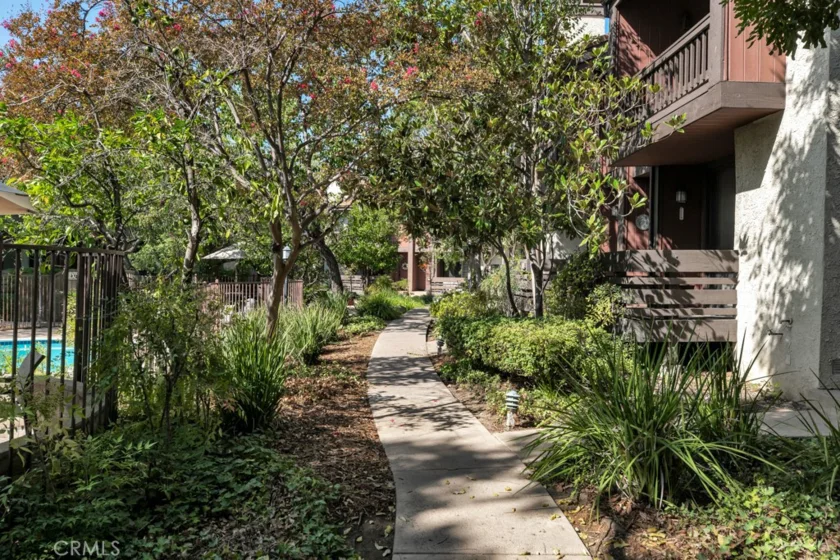 21931 Burbank Boulevard #25 photo 40