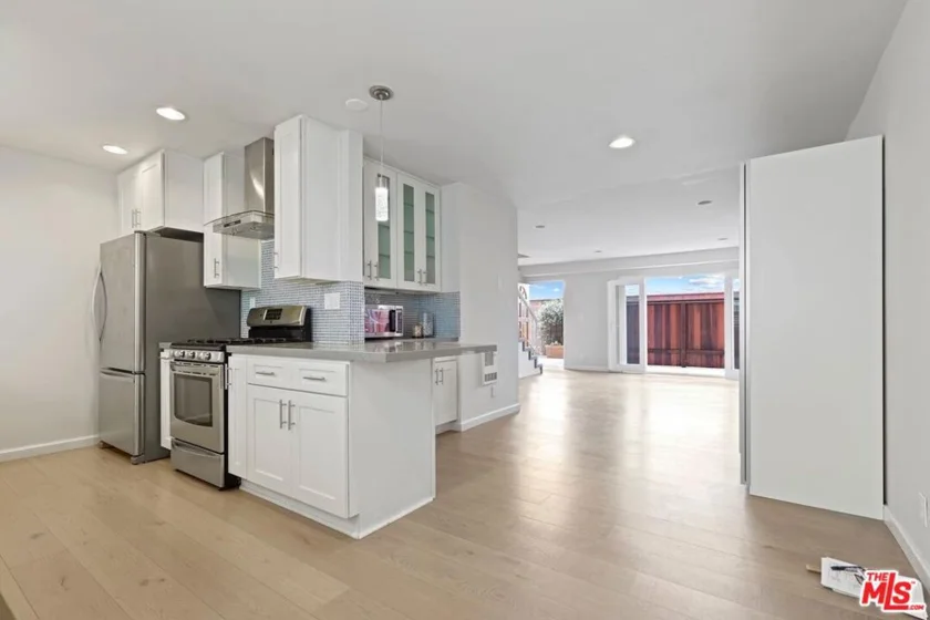 707 Grant Street #17 photo 1