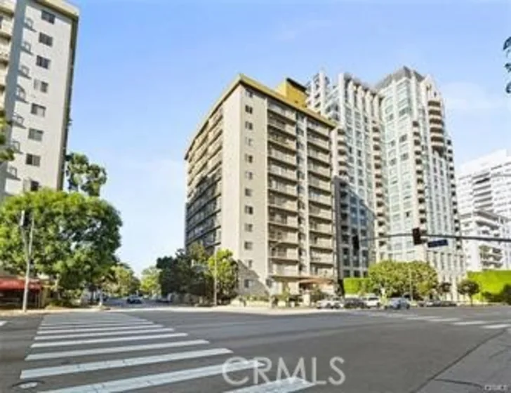 10747 Wilshire #904 photo 9