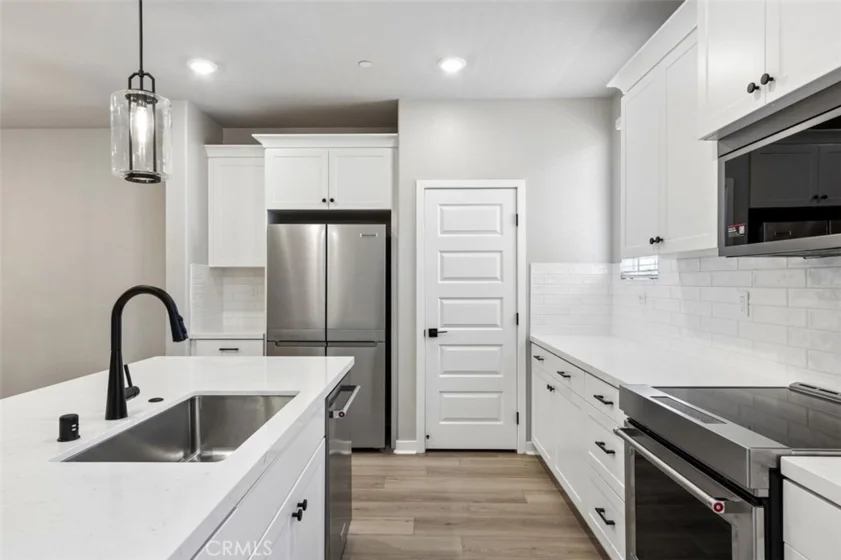 1473 Reef Lane photo 4