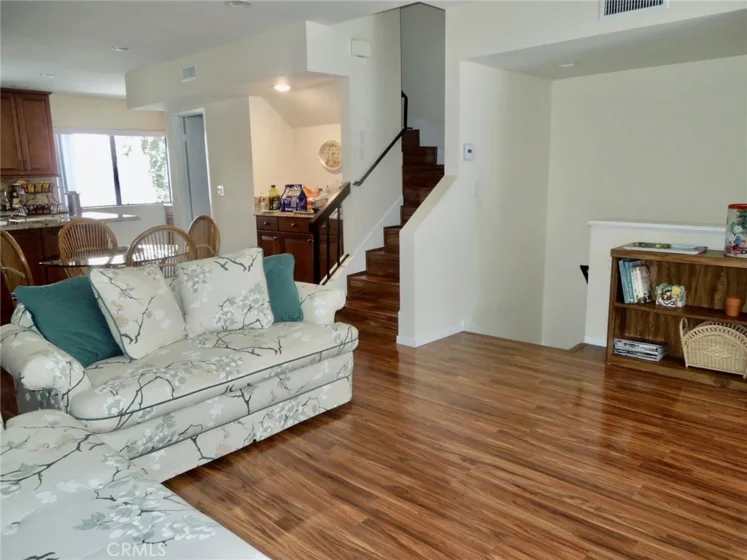 21931 Burbank #23 photo 11