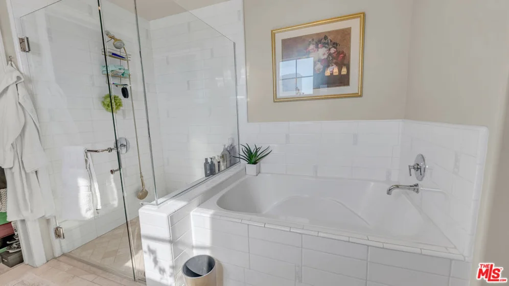 611 Caruso Avenue photo 25
