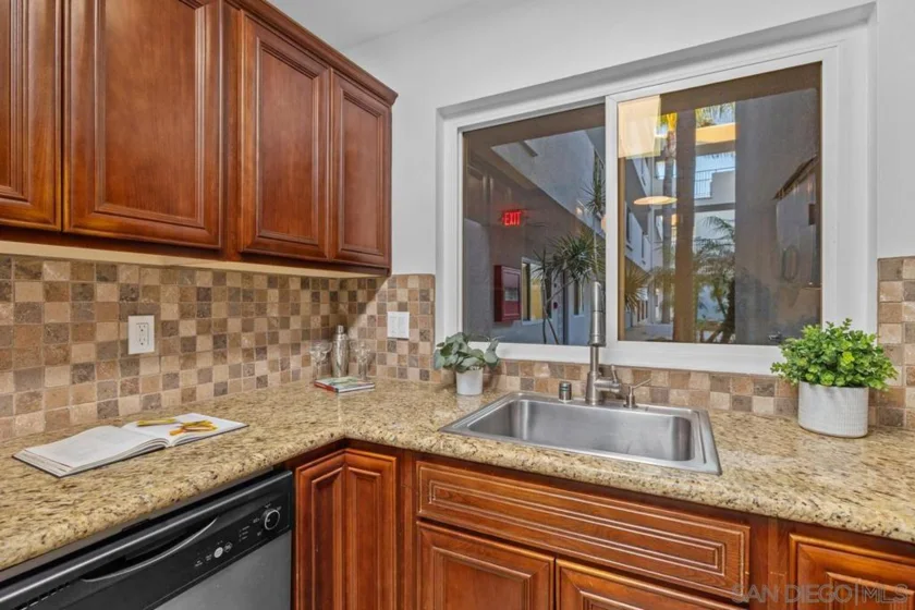 1030 Robinson Avenue #210 photo 45