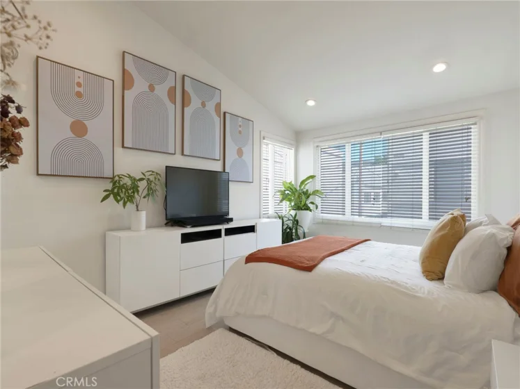 4414 W Kling Street photo 8