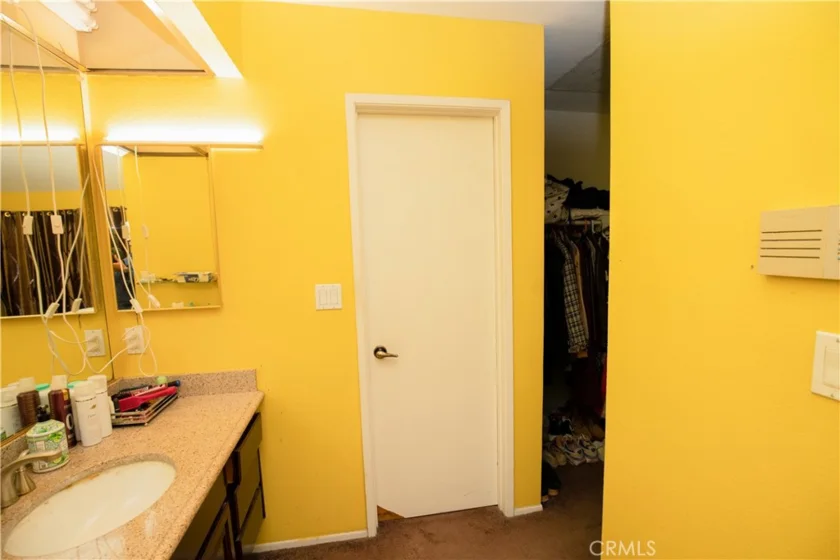 8430 Winnetka Avenue #20 photo 16