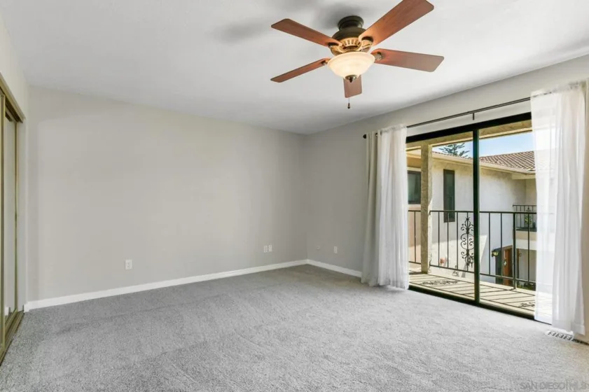 835 E Avenue #B photo 25