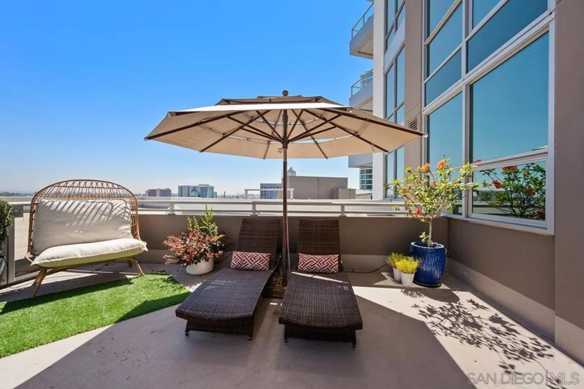 253 10th Avenue #908 photo 3