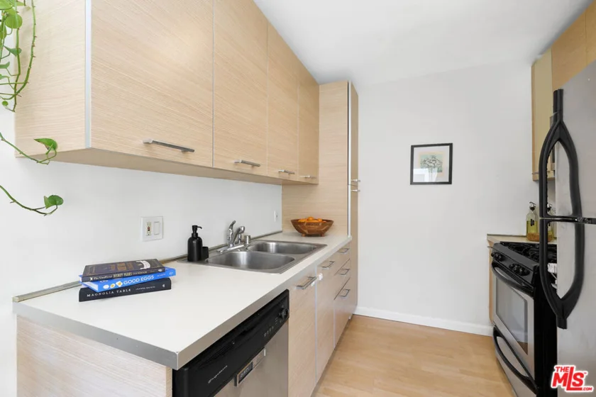 6250 Fulton Avenue #205 photo 9