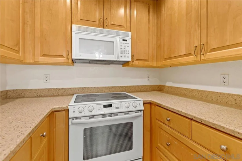 6350 Genesee Avenue #220 photo 28
