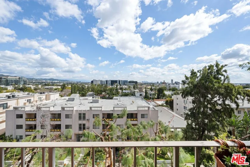 100 S Doheny Drive #512 photo 7