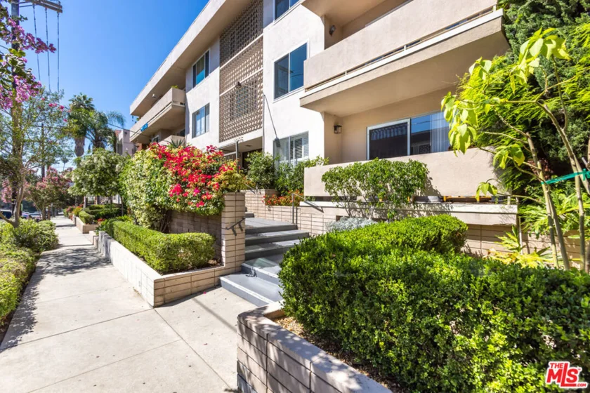 1955 Tamarind Avenue #2 photo 2